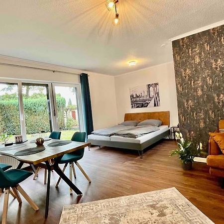 Neumünster Studioappartement Mit Privatgarten In Ruhiger Wohnsiedlung מראה חיצוני תמונה