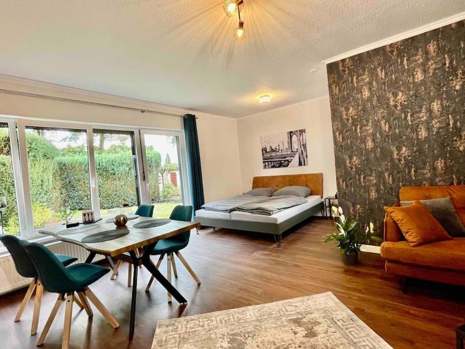 Neumünster Studioappartement Mit Privatgarten In Ruhiger Wohnsiedlung מראה חיצוני תמונה